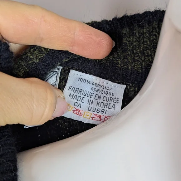 Vintage 80s/90s Graphic Knit Cardigan – Academia Patch – Moss Green Preppy - Picture 7 of 9